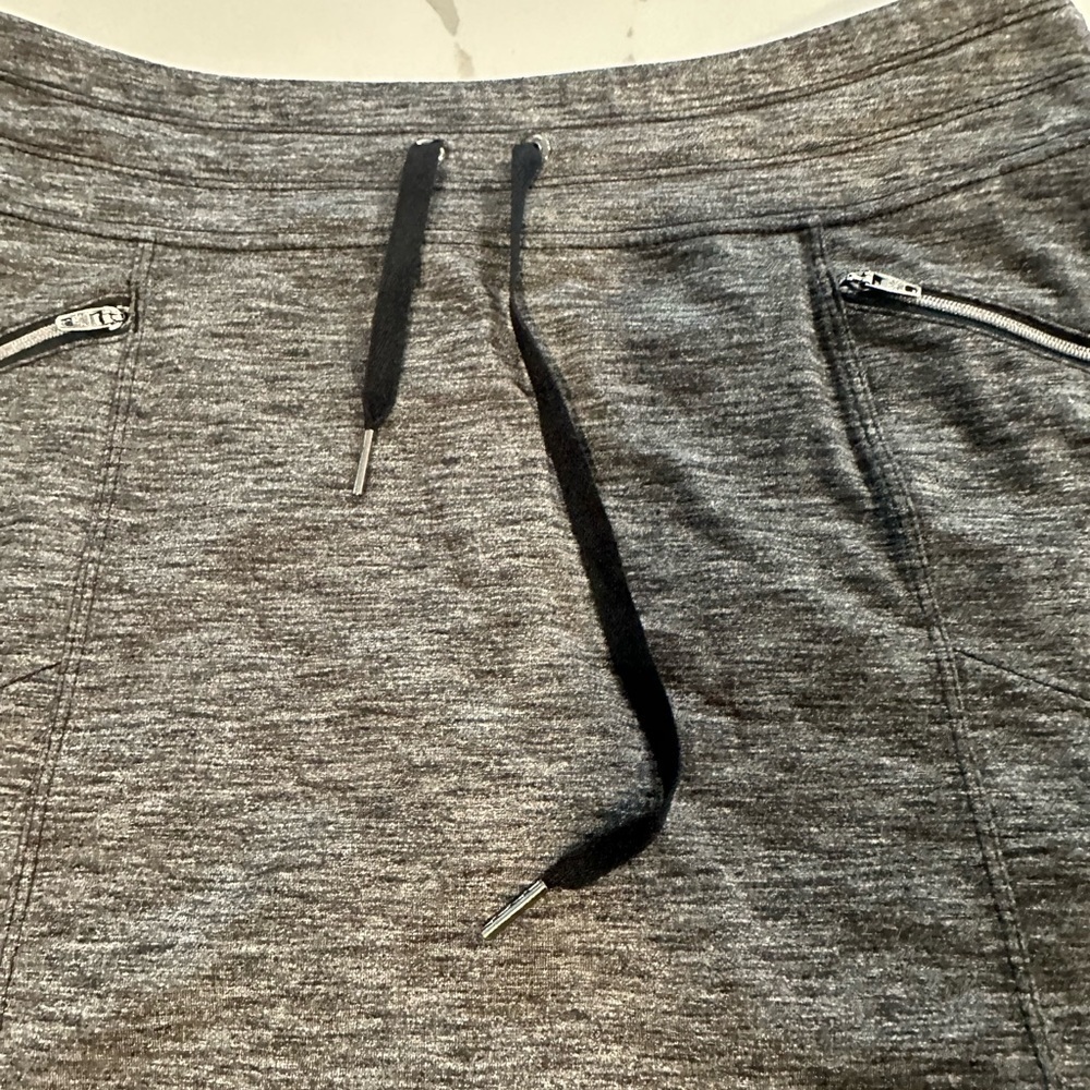 Athleta Metro Skort Skirt. Gay Size Small. NoFlaws B0052 - Picture 4 of 14